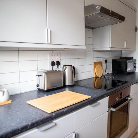 Guestready - Homely Leeds City Apartment Sleep 4 Meanwood Екстериор снимка