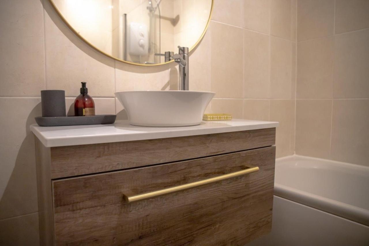 Guestready - Homely Leeds City Apartment Sleep 4 Meanwood Екстериор снимка