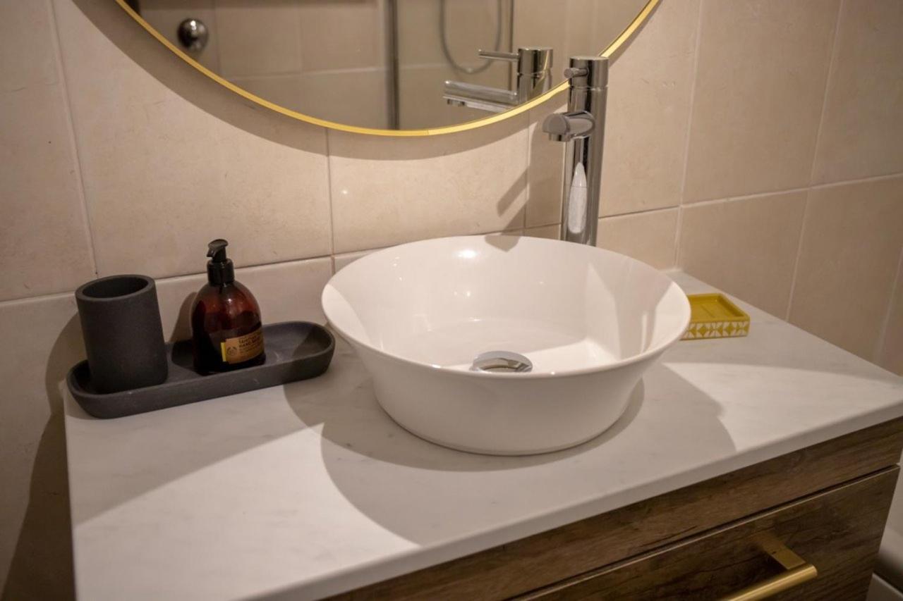 Guestready - Homely Leeds City Apartment Sleep 4 Meanwood Екстериор снимка