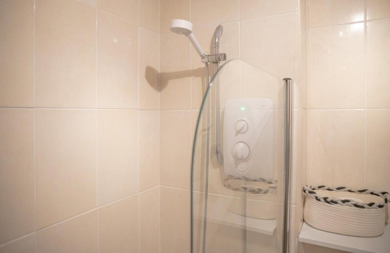 Guestready - Homely Leeds City Apartment Sleep 4 Meanwood Екстериор снимка