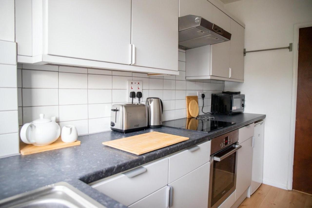 Guestready - Homely Leeds City Apartment Sleep 4 Meanwood Екстериор снимка